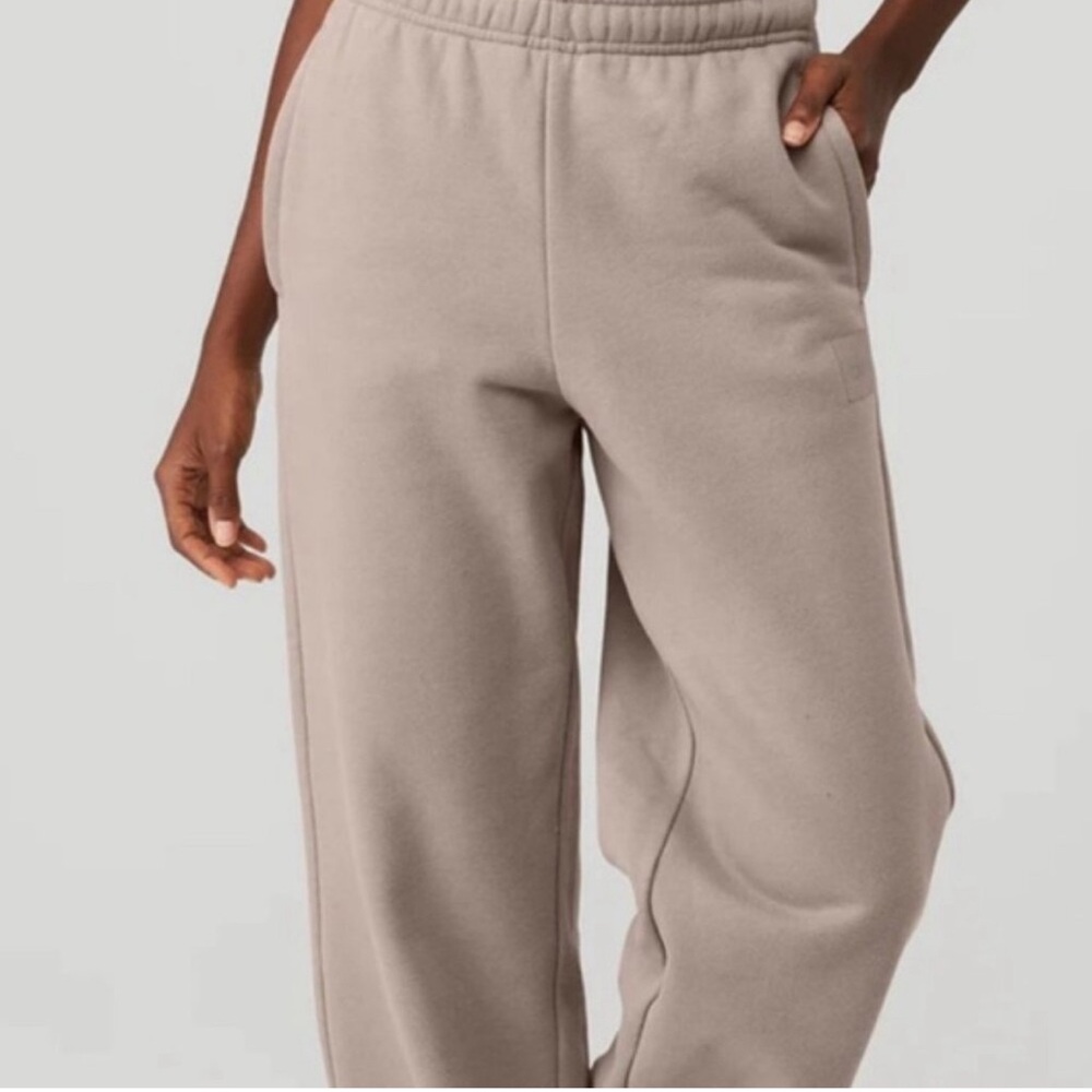 NWT ALO YOGA RENOWN SWEATPANT